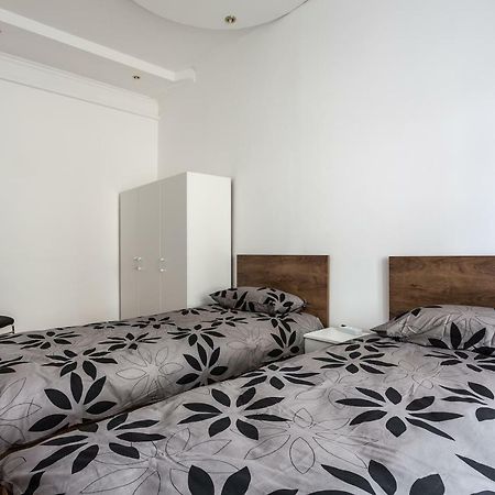 Modern Apartment In Lviv Historic Centre Eksteriør bilde