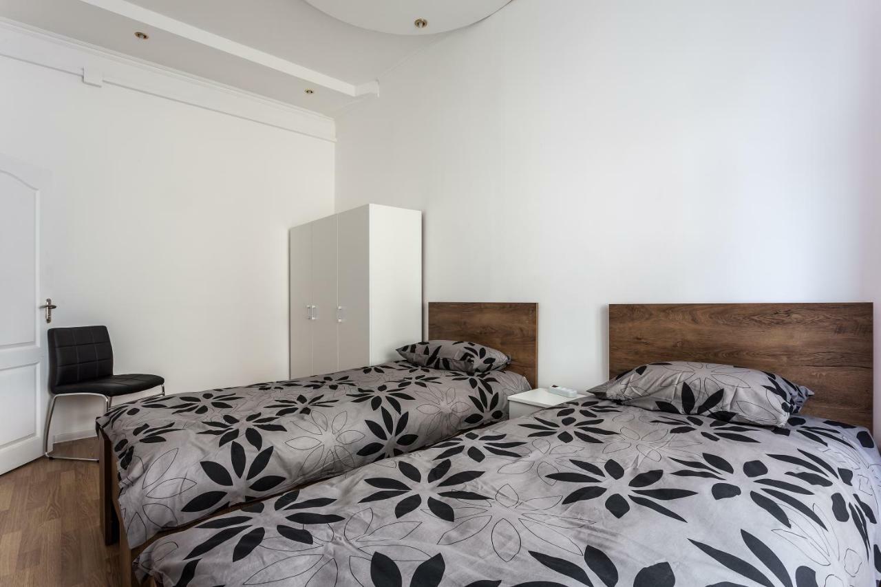 Modern Apartment In Lviv Historic Centre Eksteriør bilde